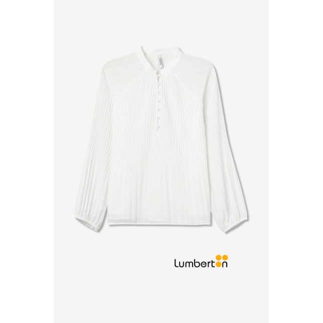 Blusa blanca olisada cuello mao... Blusa blanca olisada cuello mao...