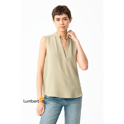 Blusa sin mangas fluida...
