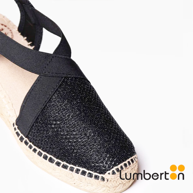 Sandalia de cuña negra + detalle...