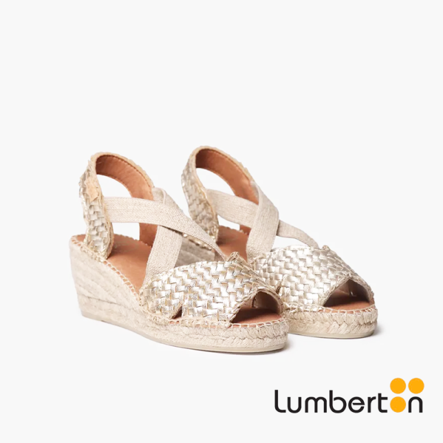 Sandalia de cuña dorada + detalle...