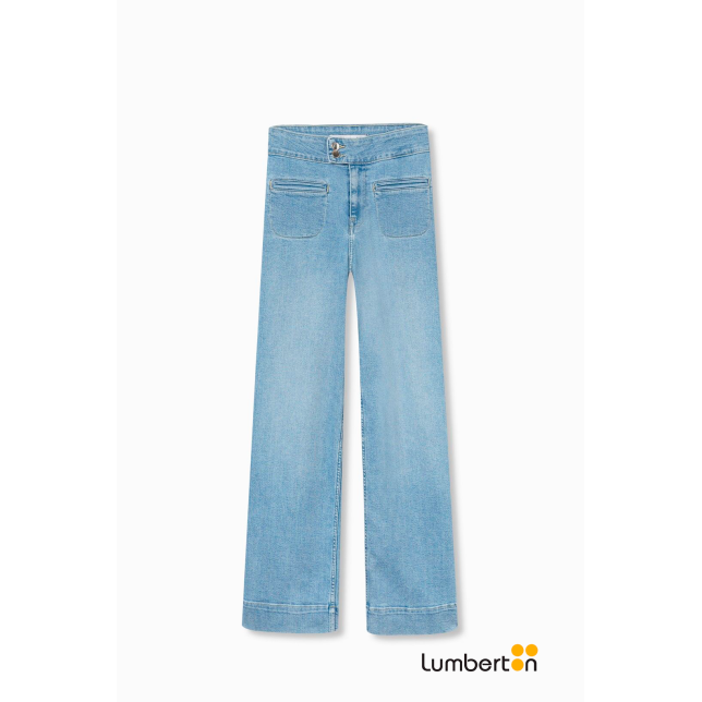 Tejano con dos bolsillos delante...