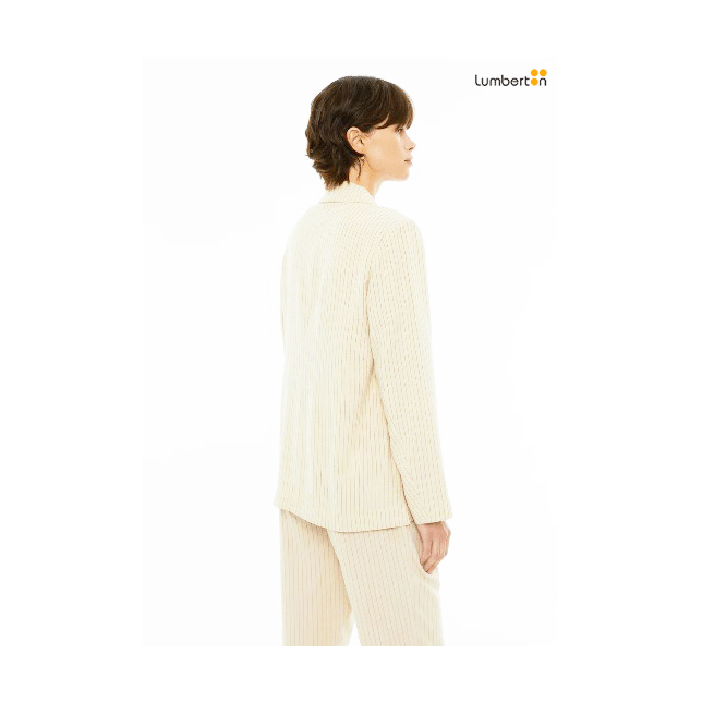 Americana recta de raya diplomática...