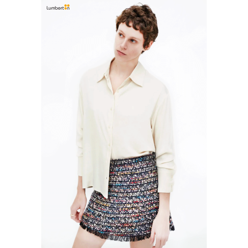 Camisa blanca con crepé...