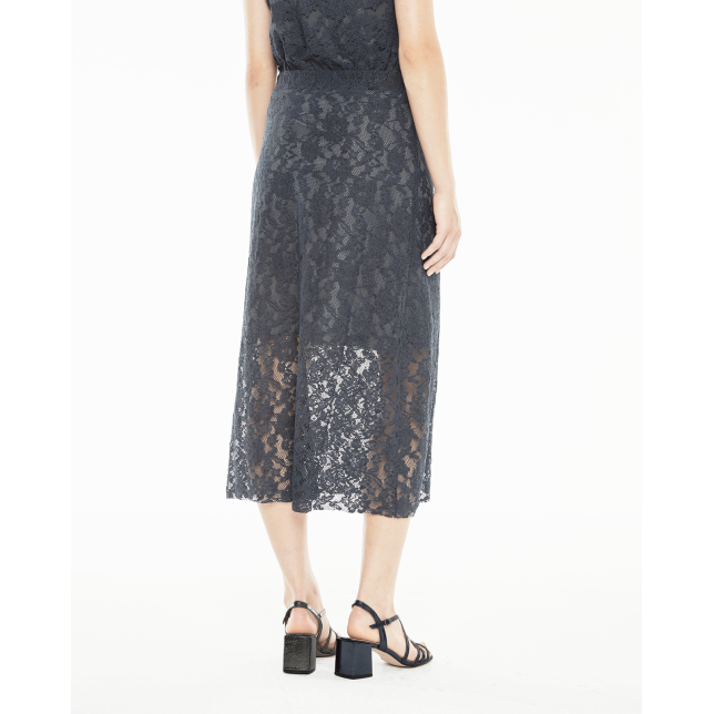 Falda midi blonda con goma en la...