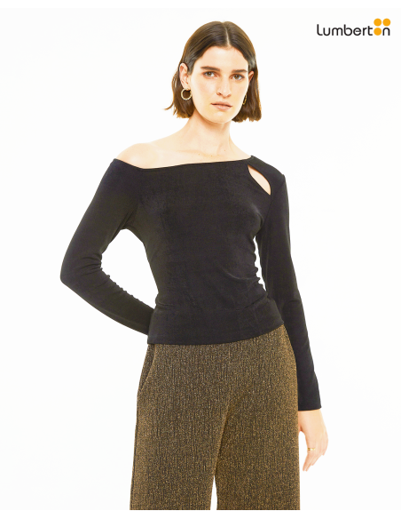 Camiseta negra asimétrica con detalle cut out escoteCTN25