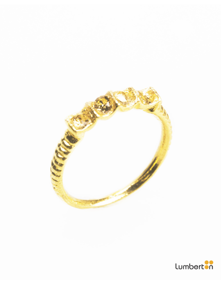 Anillo fino color oro con pedrería de colorBI725