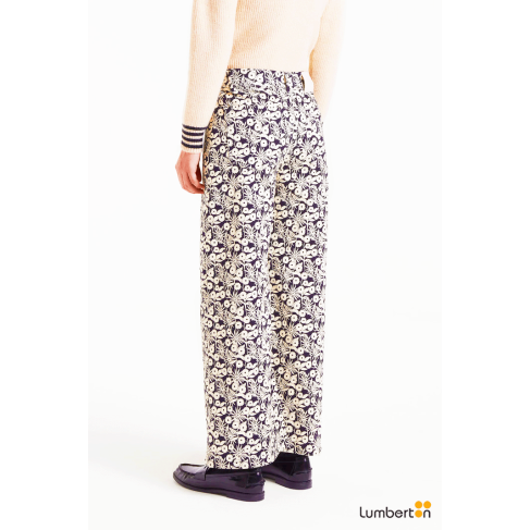 Pantalón vaquero estampado... 2