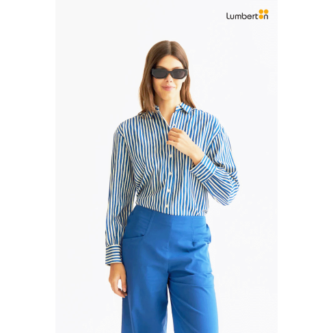 Camisa con estampado...