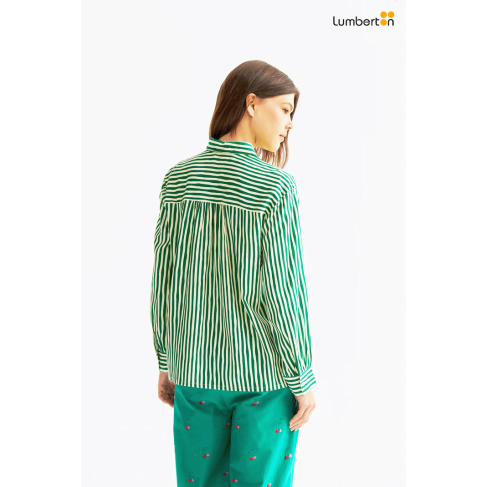 Camisa con estampado...