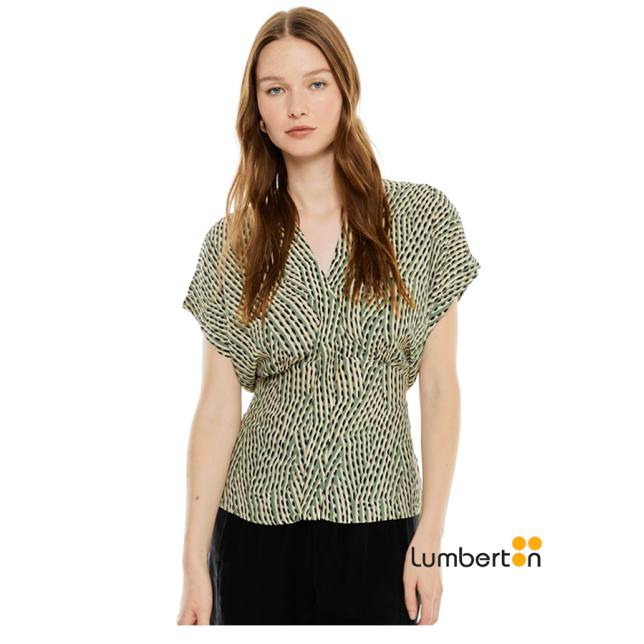 Camisa estampada con frunce en el...
