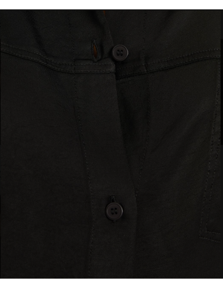 Camisa satinada con bolsillos frontal negra CA90N