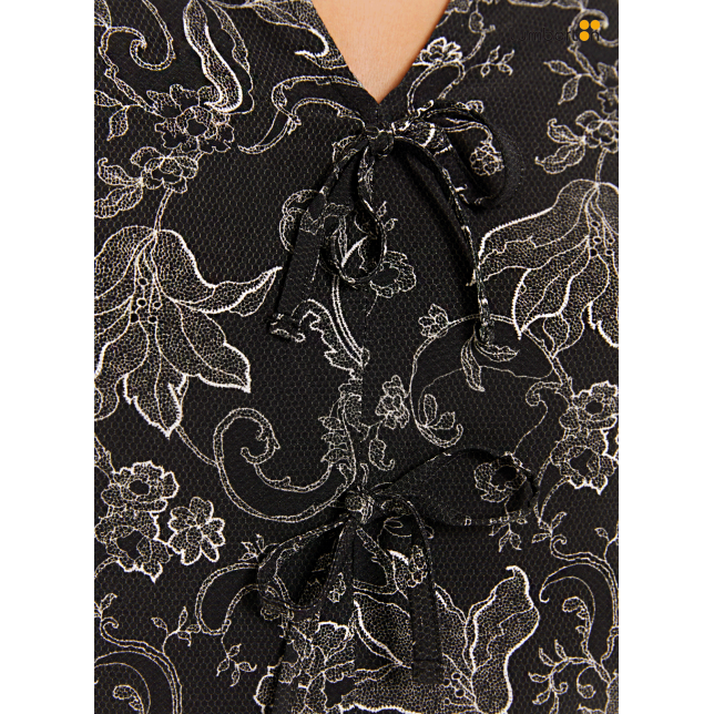 Blusa Gris Oscuro  Estampado Floral...