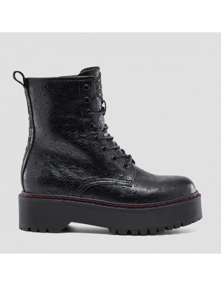 Botín negro con cordones