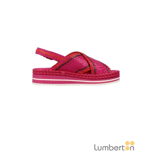 Sandalia fucsia trenzada...