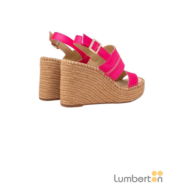 Sandalia fucsia raso hebilla cuña...