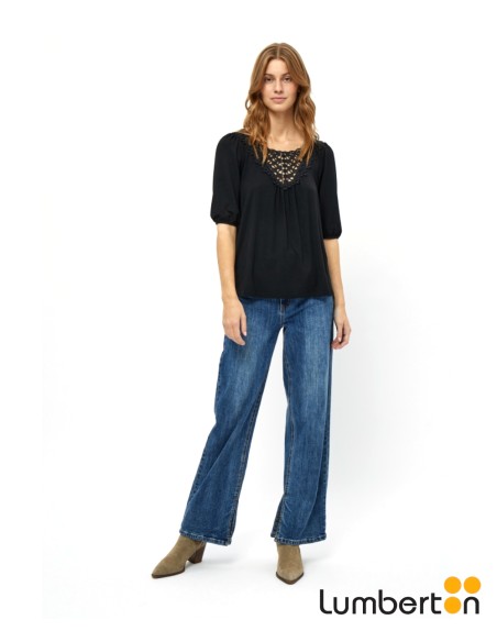 Camiseta Viscosa Negra Cuello Cenefa Hilo AUGUSTA