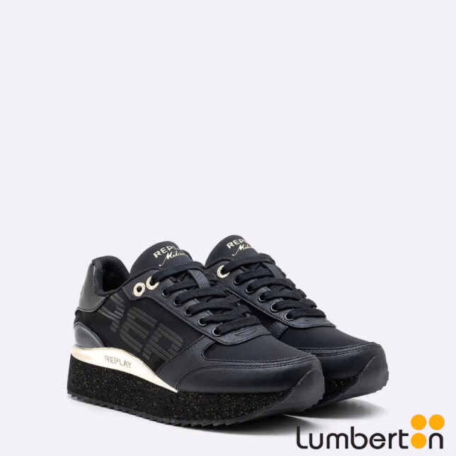 Zapatilla negra detalles dorados... Zapatilla negra detalles dorados...