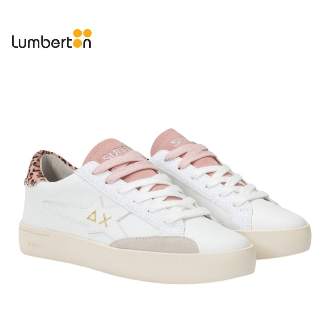 Zapato blanco con detalles rosa palo...