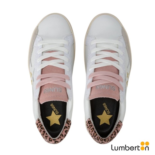 Zapato blanco con detalles rosa palo...