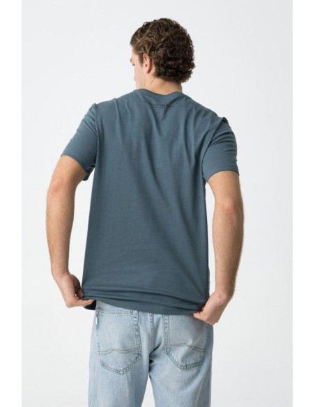 Camiseta M/C Azul Verdoso Estampado FrontalRHYS